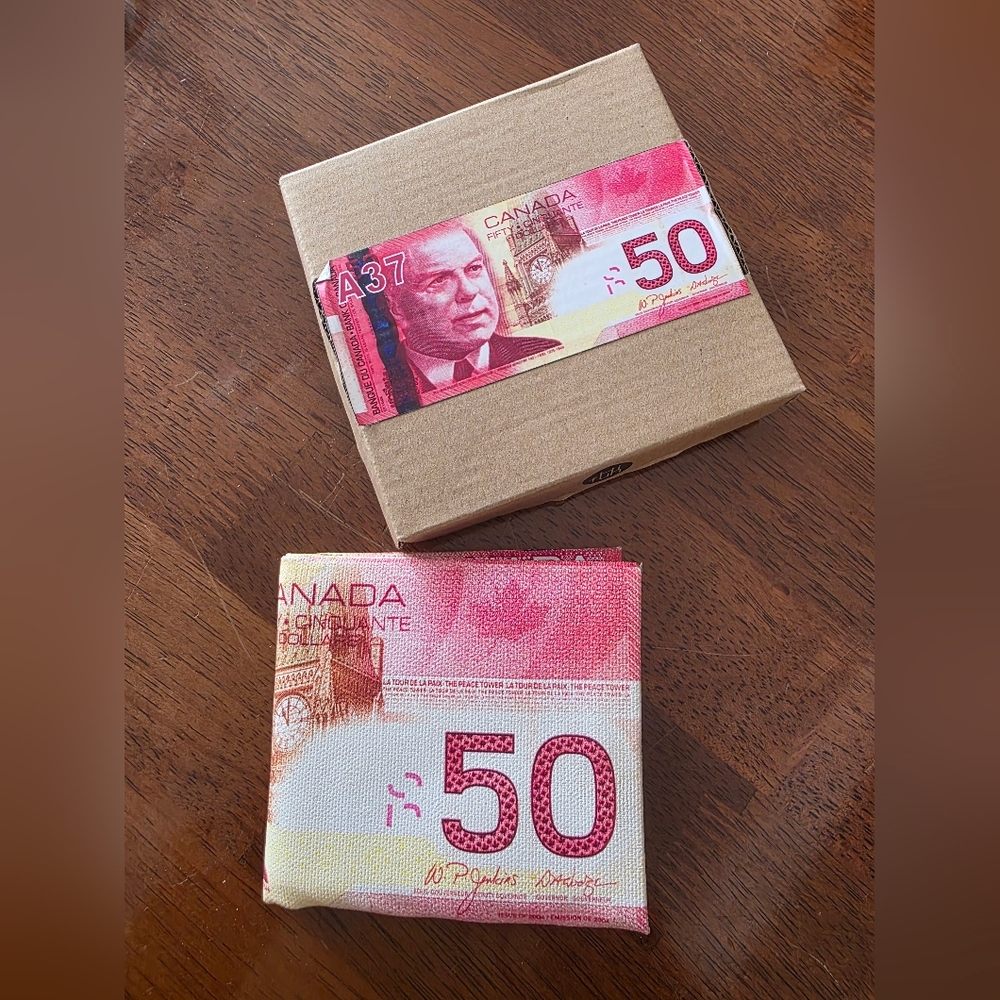 Canadian $50 Novelty Bill Creative Cloth Bi-Fold Wallet w Original Box NEW